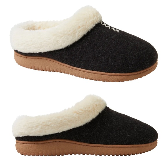 Women’s Dearfoams Black Plush Memory Foam Slippers Fur Clog Slide Slipper NWT - Picture 2 of 6